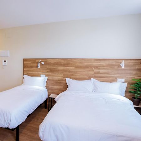 Apartahotel Golden Alcala Алькала-де-Энарес Экстерьер фото