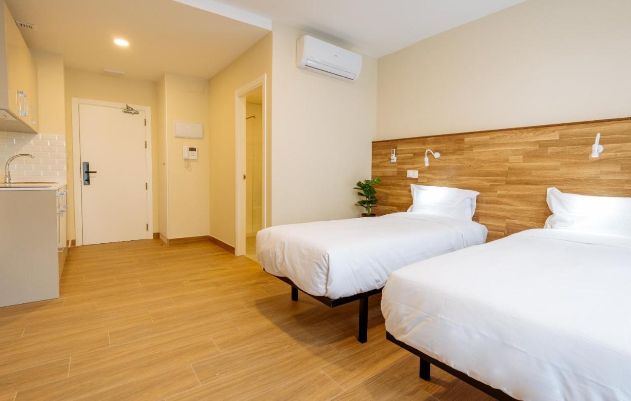 Apartahotel Golden Alcala Алькала-де-Энарес Экстерьер фото
