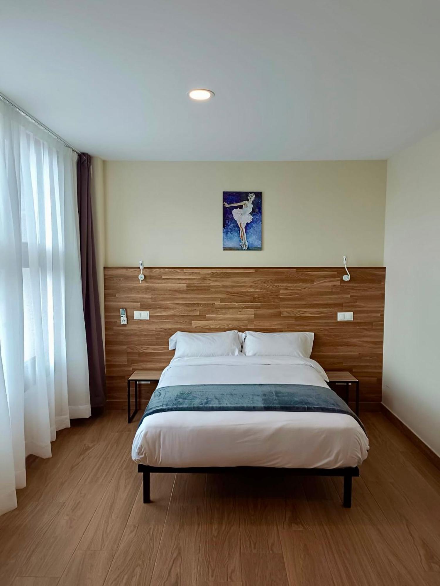 Apartahotel Golden Alcala Алькала-де-Энарес Экстерьер фото