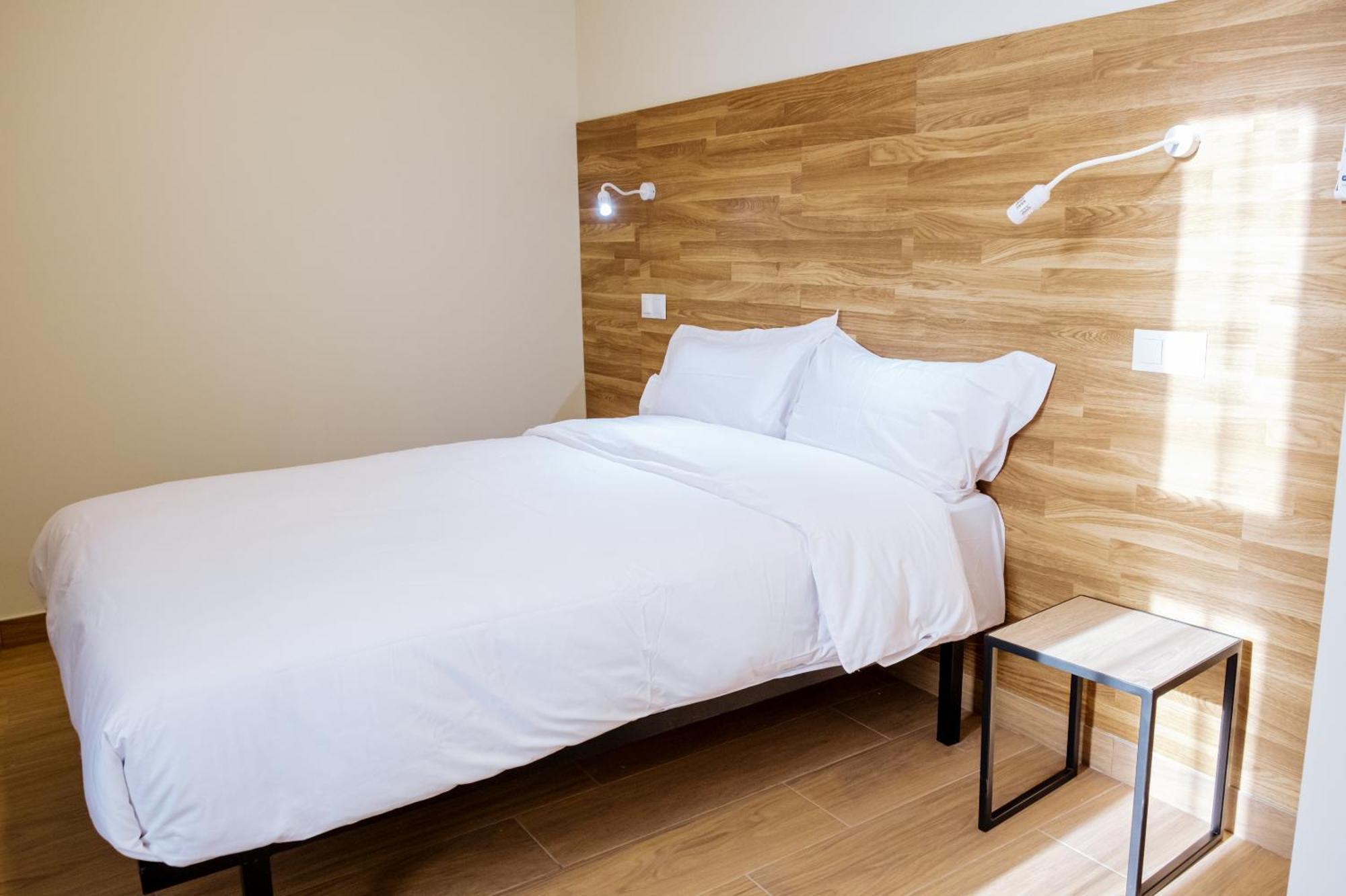 Apartahotel Golden Alcala Алькала-де-Энарес Экстерьер фото