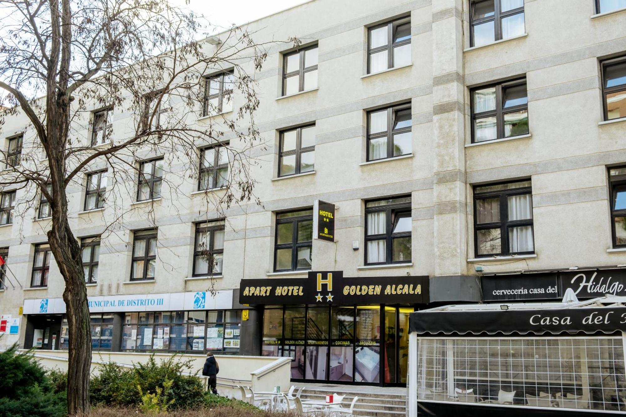 Apartahotel Golden Alcala Алькала-де-Энарес Экстерьер фото